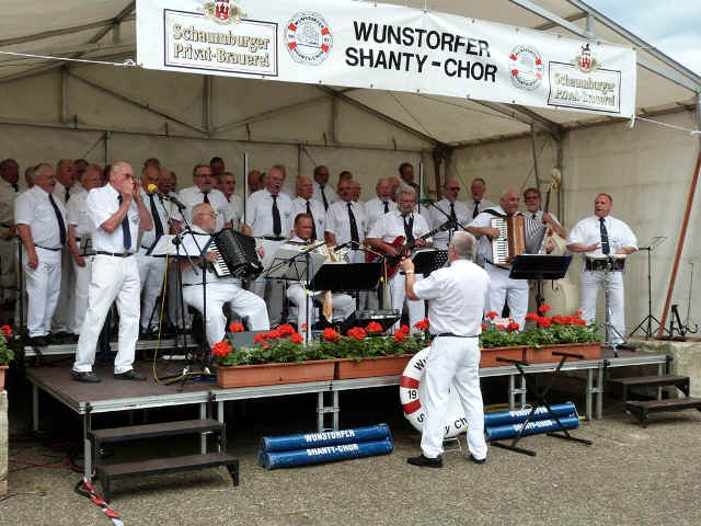 Steinhude - Festival der Shantychre, Rolf mit "Santiano"